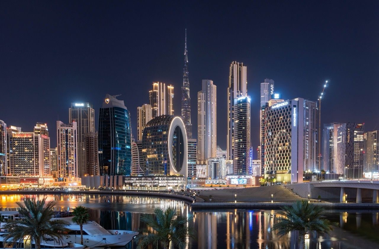 business, bay, dubai, canal, apartments, investment, freehold, downtown, metro, waterfront