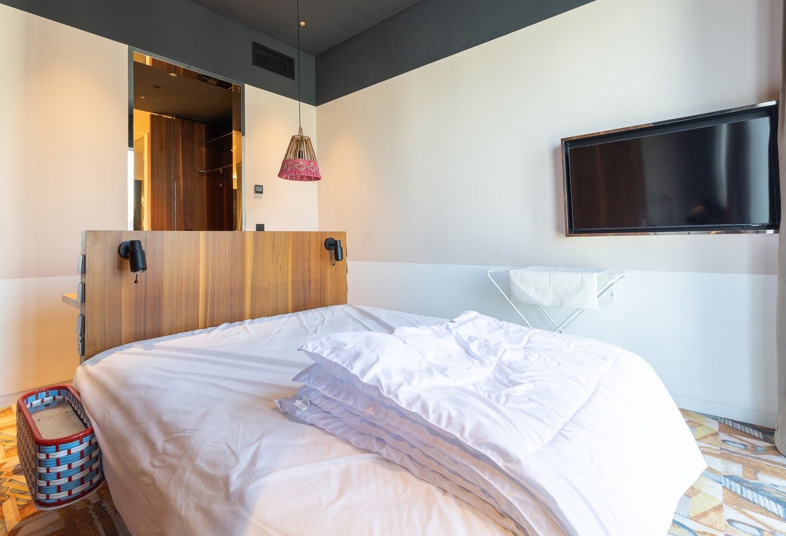 Furnished high floor 1 bedroom apartment in mama shelter luxury family residences ii business bay dubai exteriors media