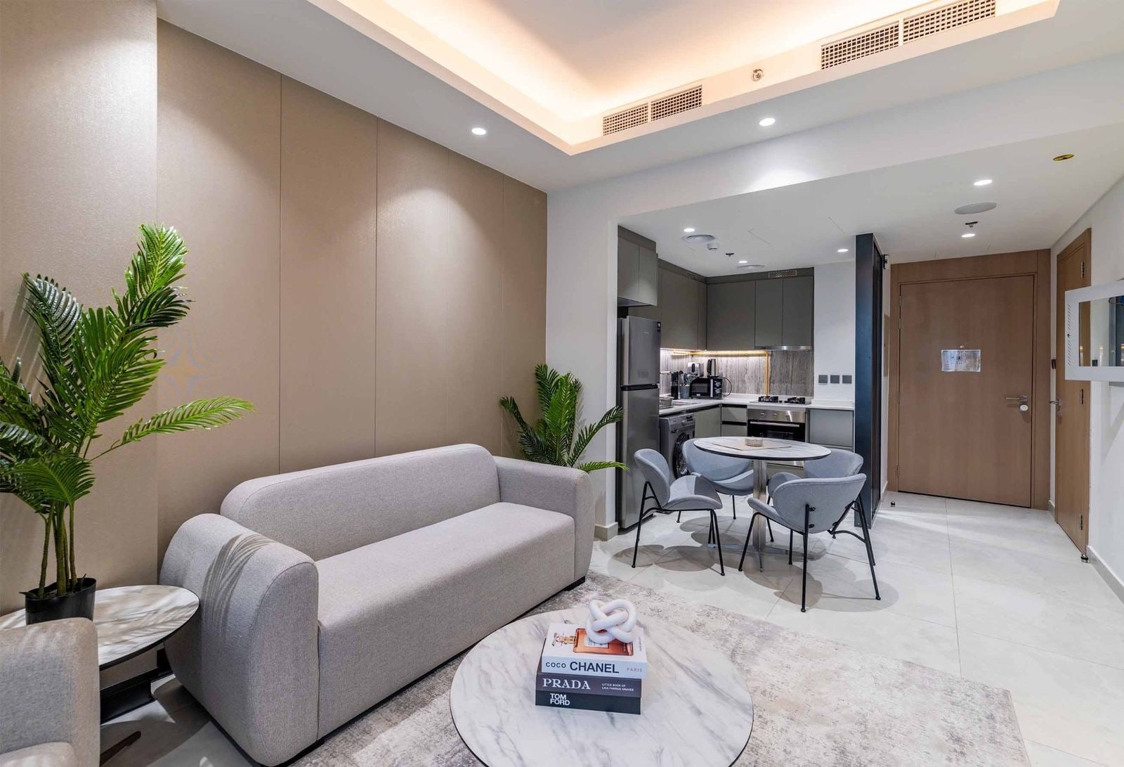 Furnished high floor 1 bedroom apartment with skyline views in cloud tower a jumeirah villahe triangle jvt district 2