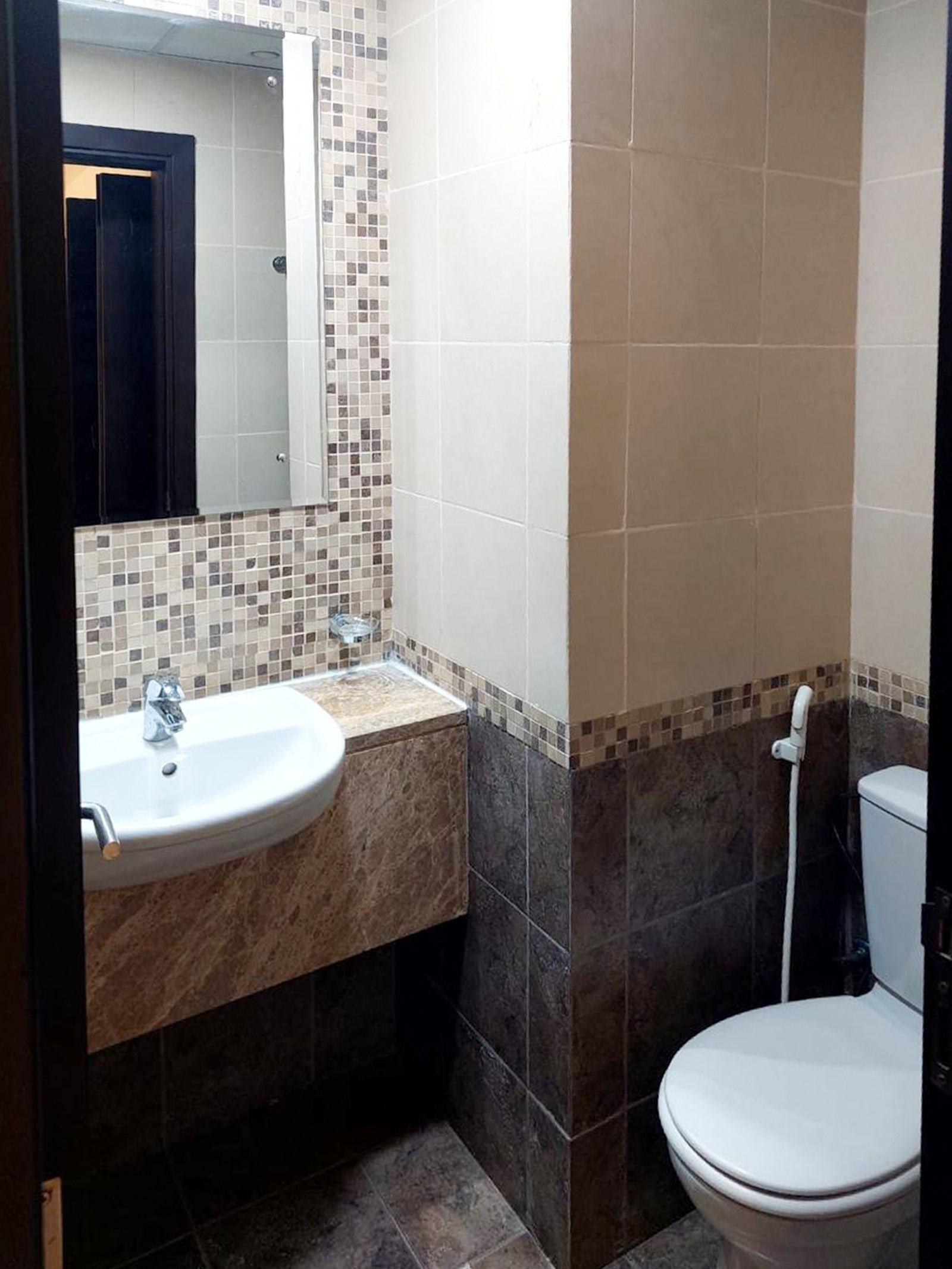 1 bedroom apartment with open view large layout in mazaya 1 queue point liwan dubai exteriors media item
