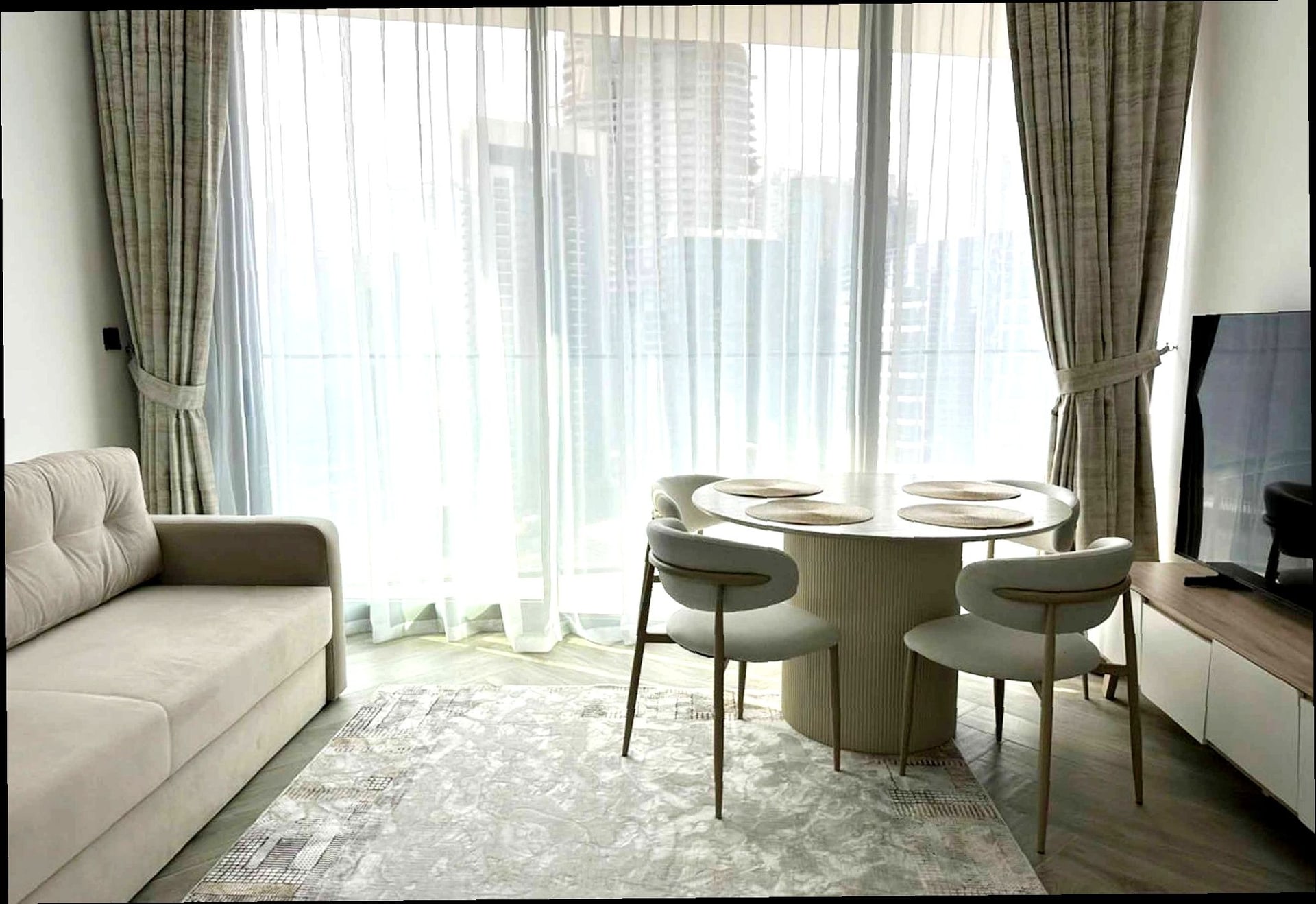 Furnished Canal Skyline View Apartment in Peninsula Three