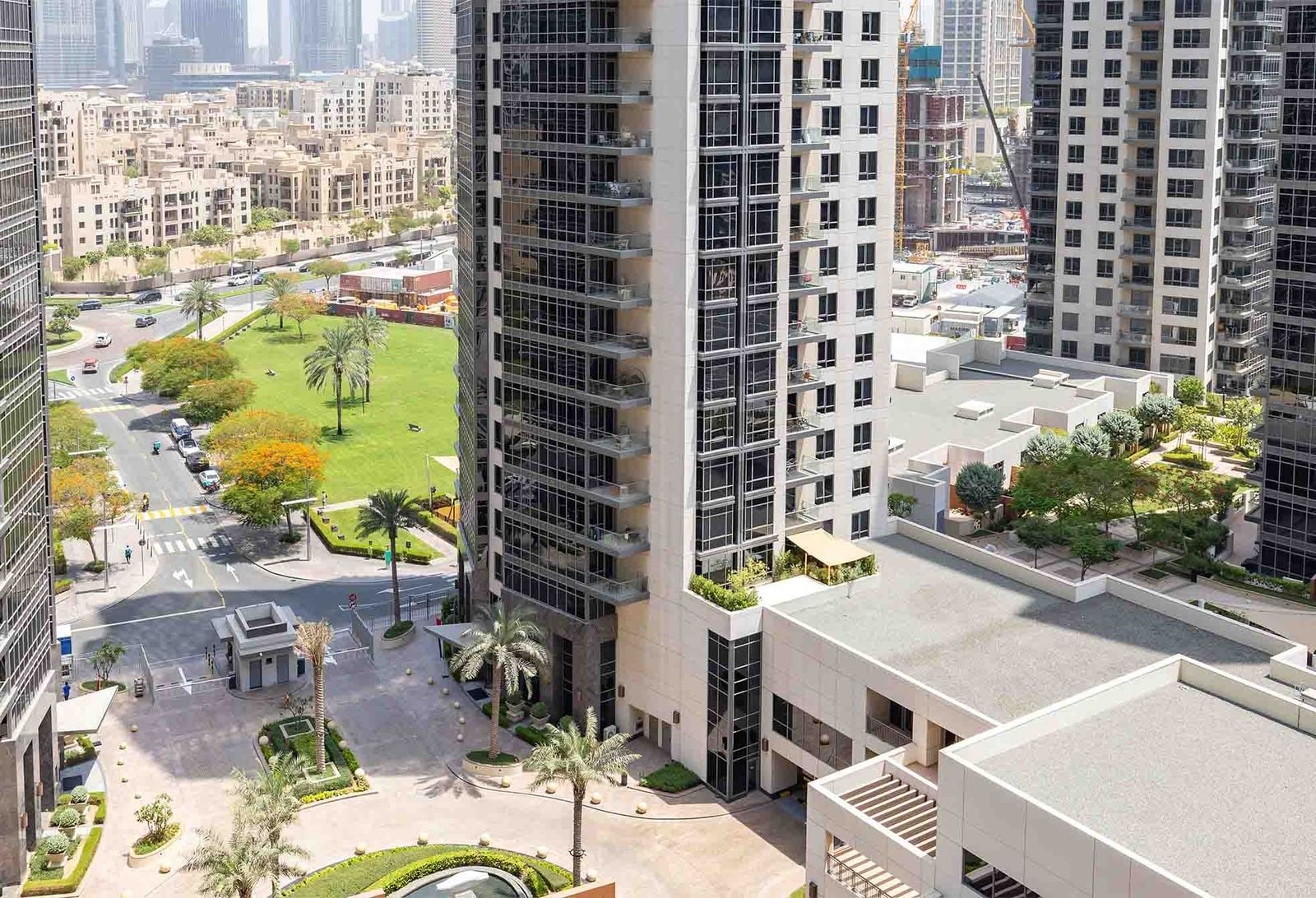 Furnished high floor 1 bedroom apartment with downtown skyline view in elite downtown residence 1 dubai exteriors media