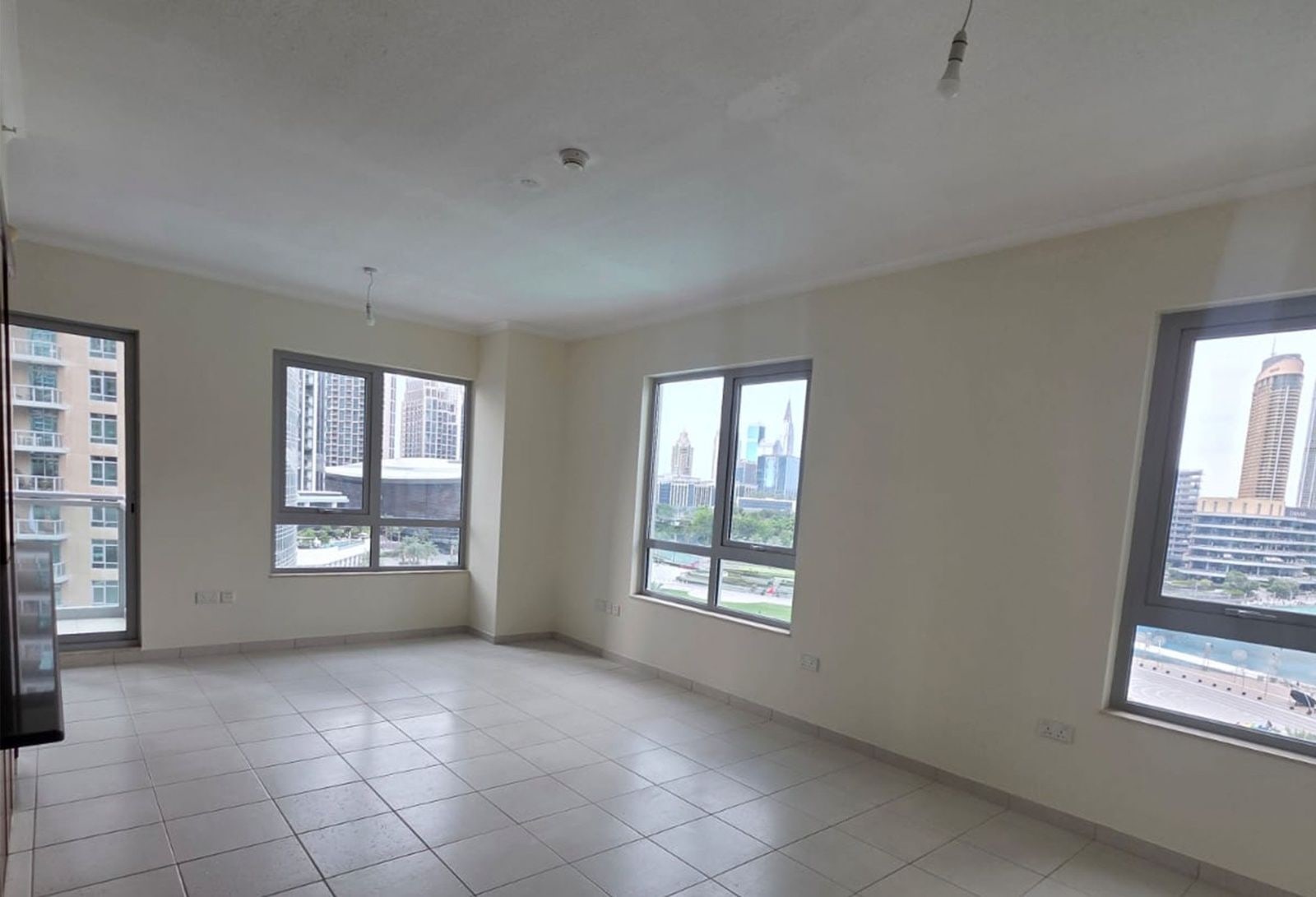 2-Bedroom Apartment with Downtown Skyline Views in The Residence 3, Downtown, Dubai