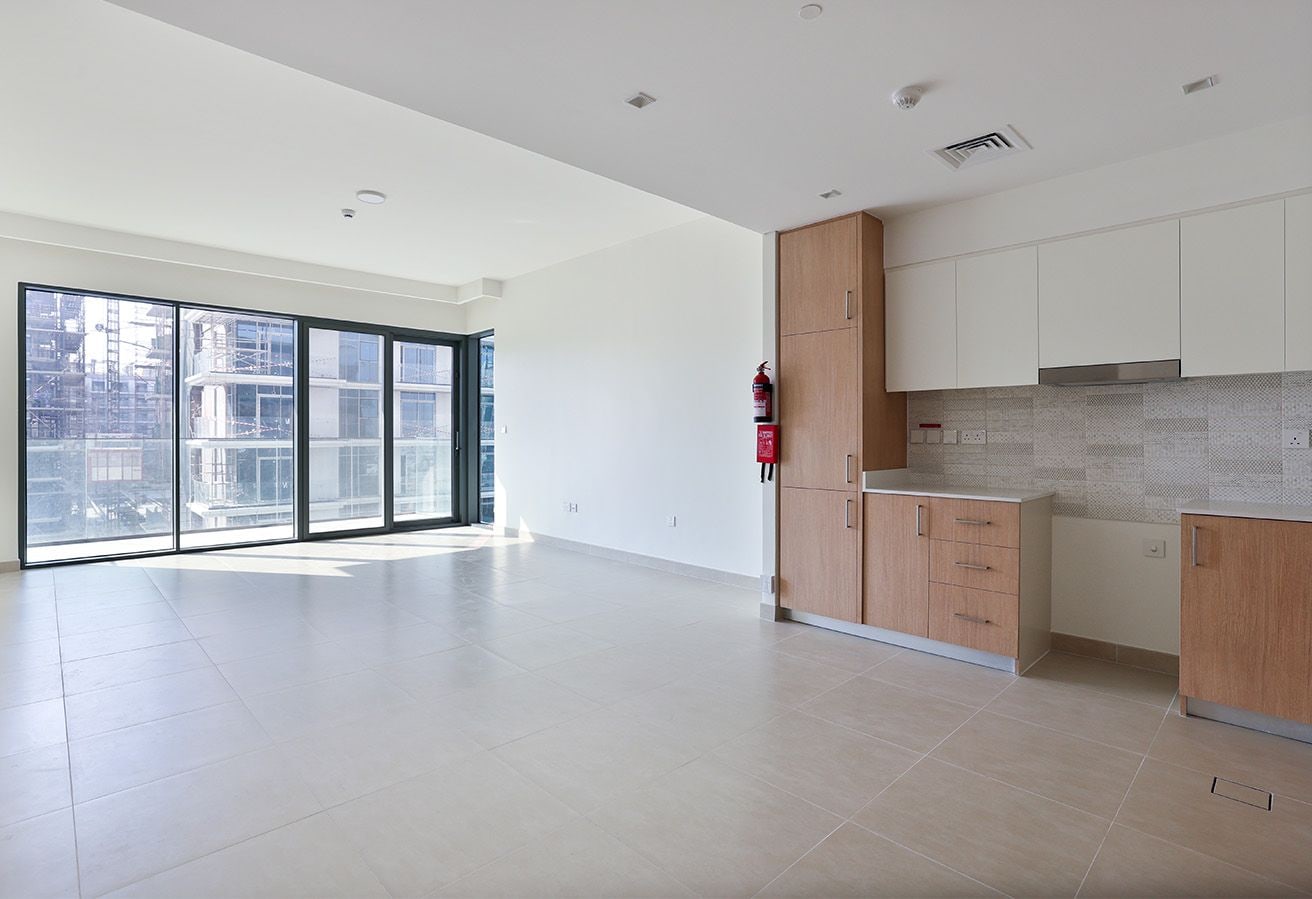 Waterfront Modern Apartment in Seagate Building 3