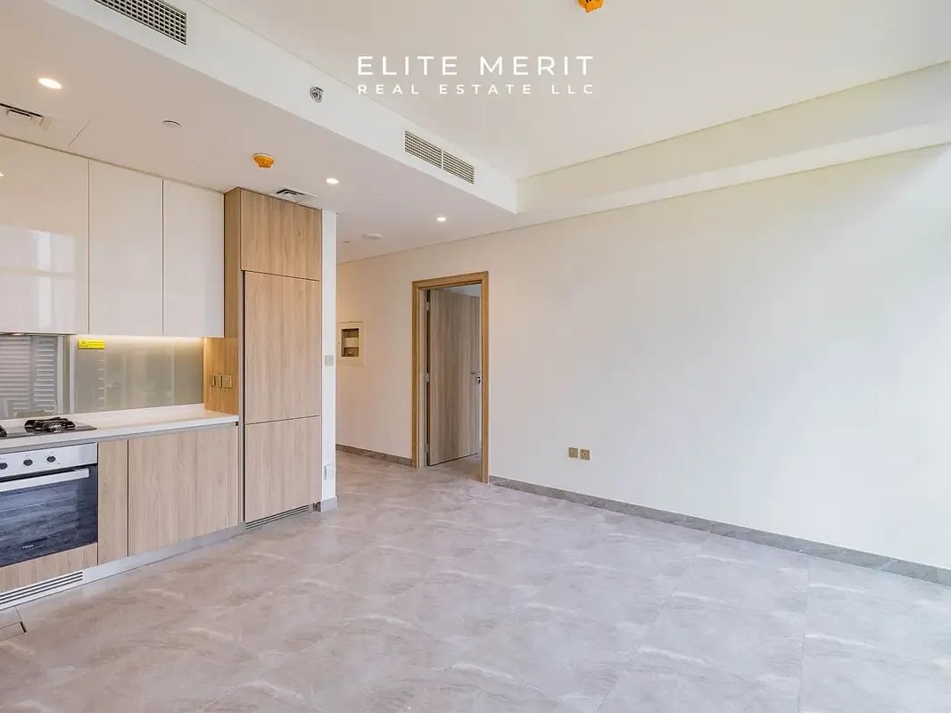 High floor 1 bedroom with canal view in peninsula two peninsula business bay dubai exteriors media item