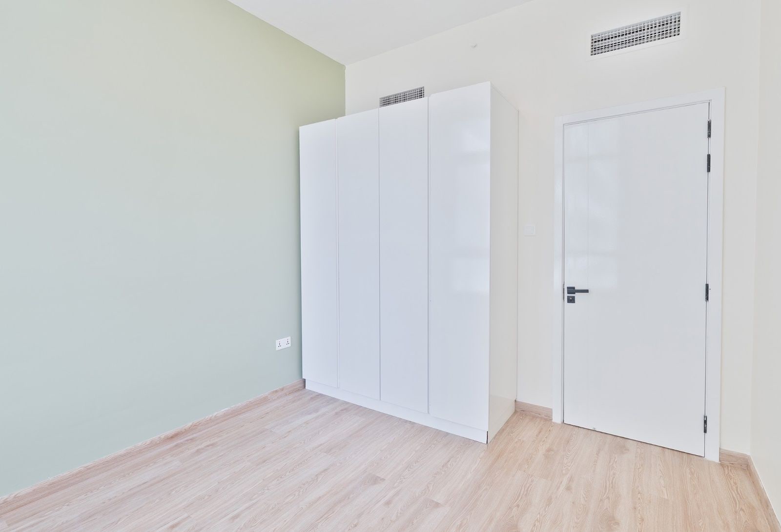 Fully renovated 3 bedroom maid s room apartment in equiti home b al furjan dubai interiors 1 media item