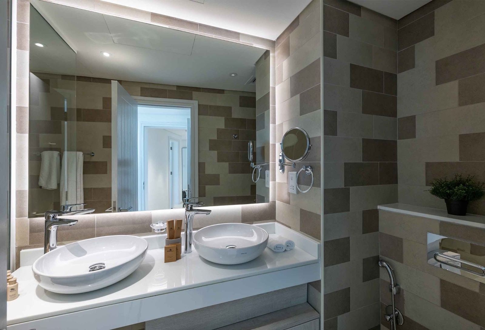 Furnished sea view 2 bedroom apartment in seven palm palm jumeirah dubai interiors 1 media item